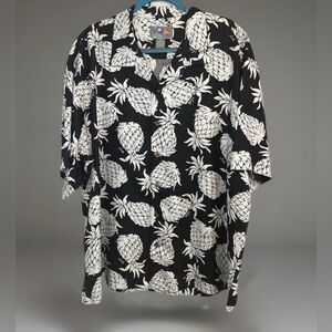 Hilo Hattie Black and White Pineapple Print Shirt